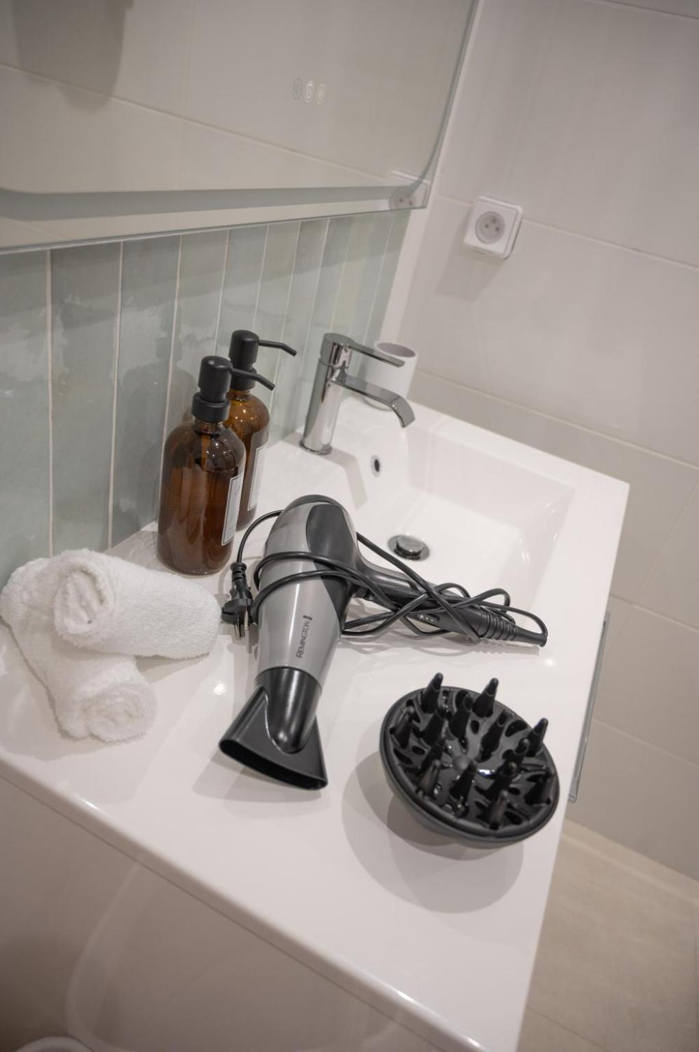 Lou Cabanot - Appartement Lumineux 3 Chambres - Parking Gratuit Безье Экстерьер фото